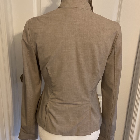 Vintage Versatile Casual Tan Blazer. Size 8. - Picture 3 of 13